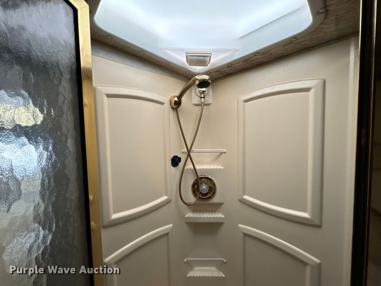 image for item NU9546 2002 Itasca Horizon RV