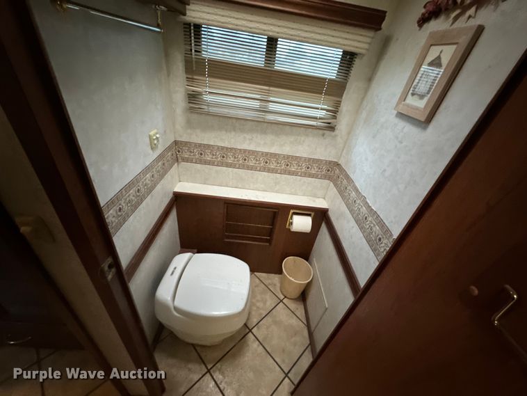 image for item NU9546 2002 Itasca Horizon RV