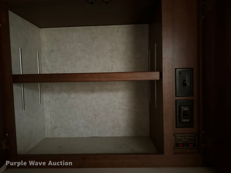 image for item NU9546 2002 Itasca Horizon RV