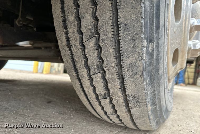 image for item NU9546 2002 Itasca Horizon RV