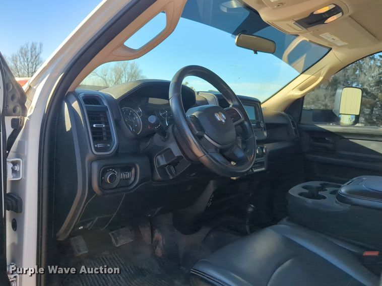 image for item NZ9332 2020 Dodge Ram 5500HD Crew Cab flatbed truck