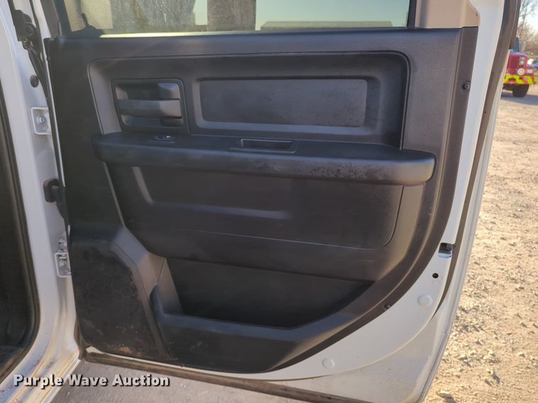 image for item NZ9332 2020 Dodge Ram 5500HD Crew Cab flatbed truck