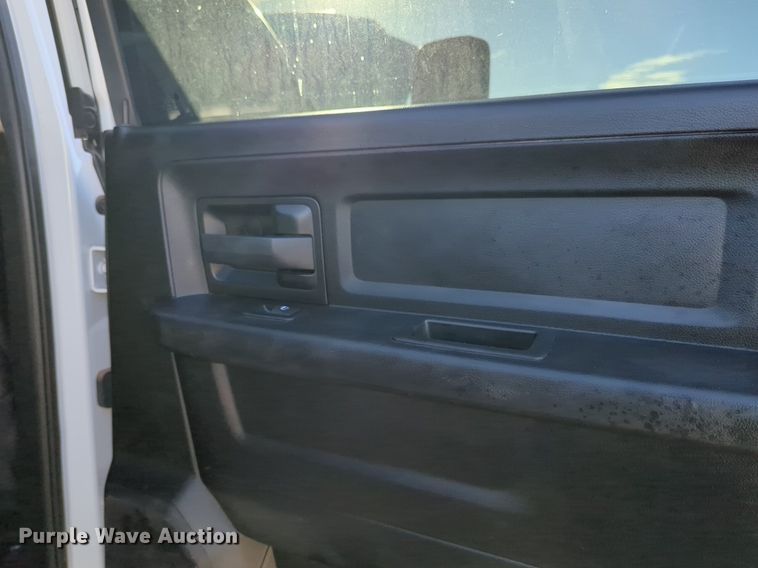 image for item NZ9332 2020 Dodge Ram 5500HD Crew Cab flatbed truck