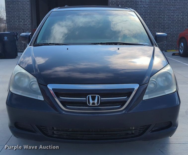 image for item NZ9374 2005 Honda Oddyssey van