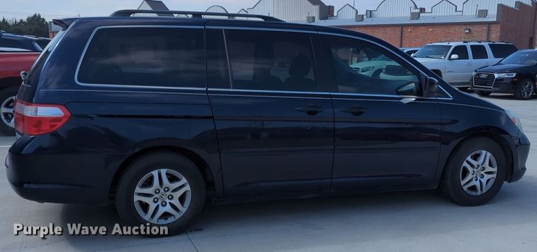 image for item NZ9374 2005 Honda Oddyssey van