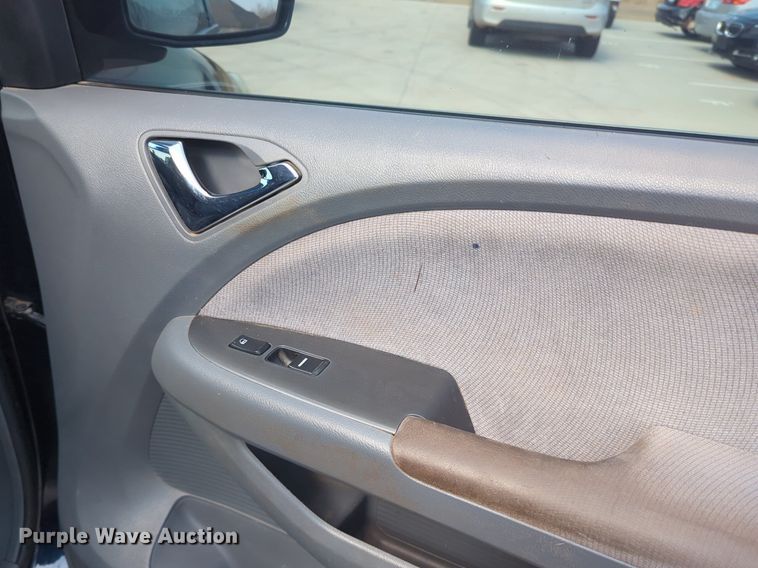 image for item NZ9374 2005 Honda Oddyssey van