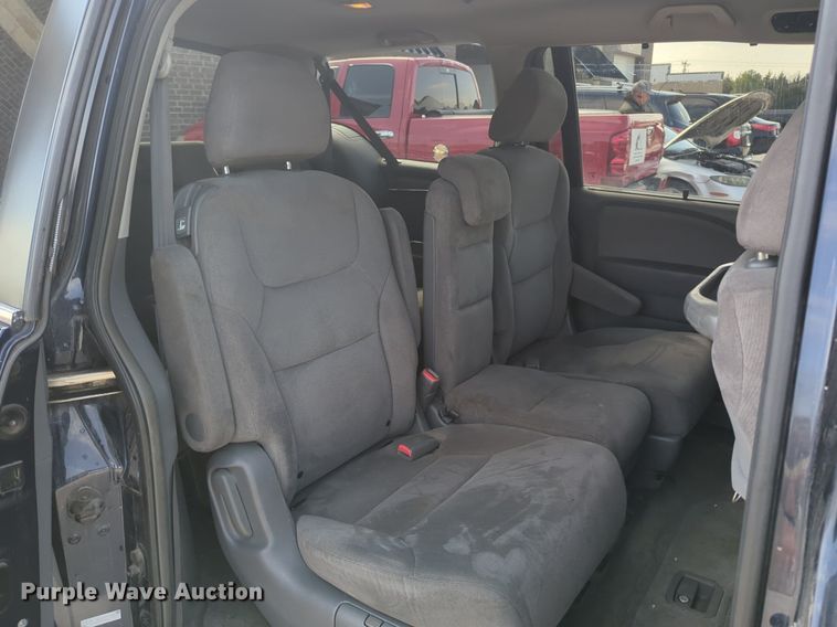 image for item NZ9374 2005 Honda Oddyssey van