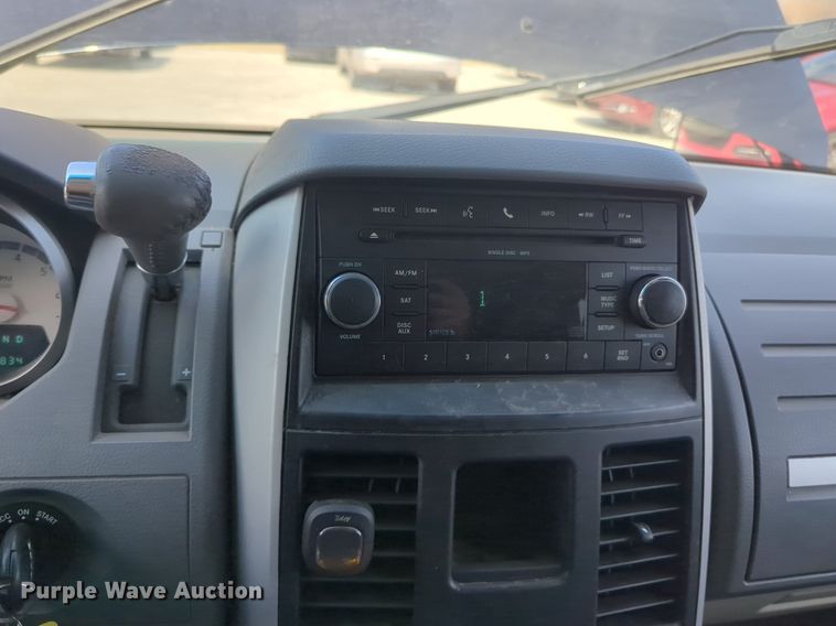 image for item NZ9376 2010 Dodge Grand Caravan van