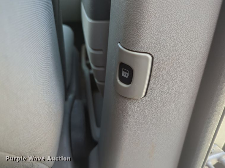 image for item NZ9376 2010 Dodge Grand Caravan van