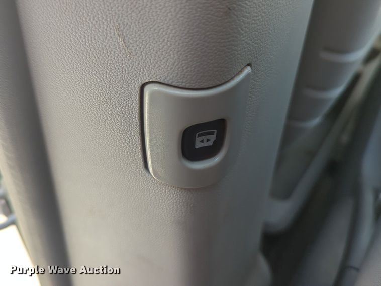 image for item NZ9376 2010 Dodge Grand Caravan van