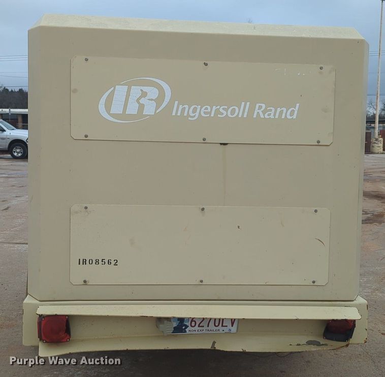 image for item NZ9404 2008 Doosan 400 air compressor