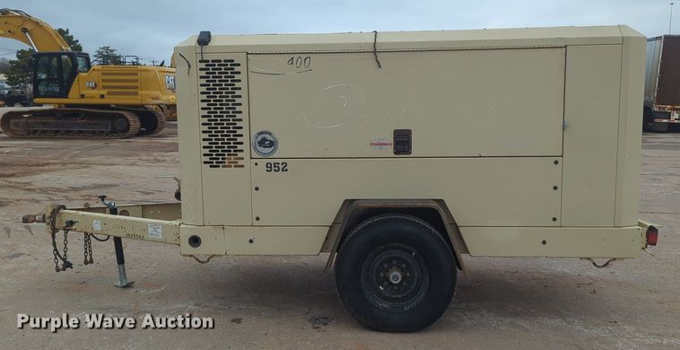 image for item NZ9404 2008 Doosan 400 air compressor