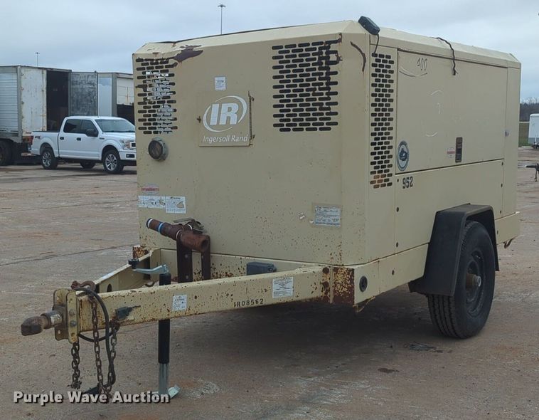 image for item NZ9404 2008 Doosan 400 air compressor