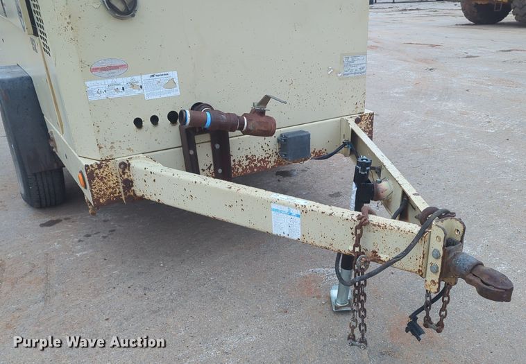 image for item NZ9404 2008 Doosan 400 air compressor