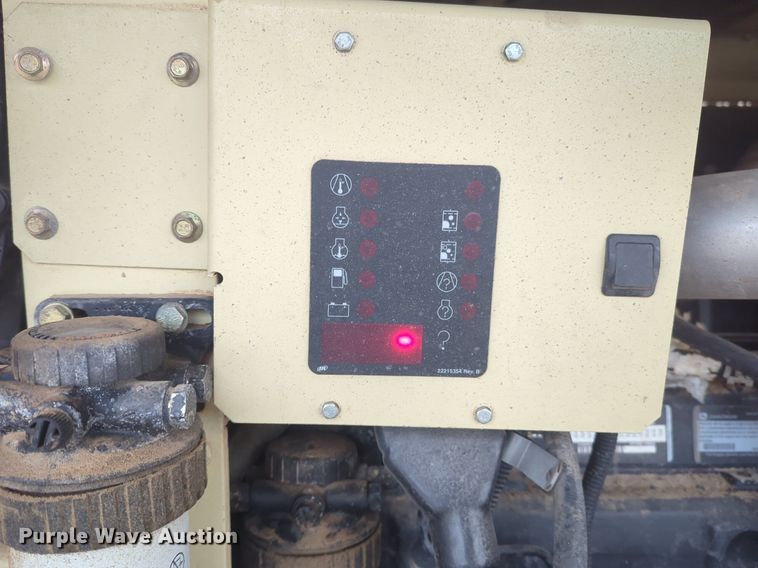 image for item NZ9404 2008 Doosan 400 air compressor