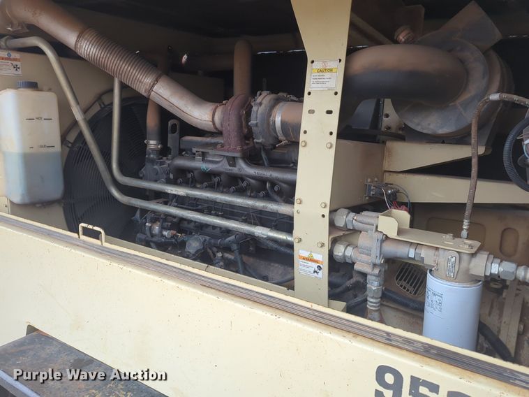 image for item NZ9404 2008 Doosan 400 air compressor