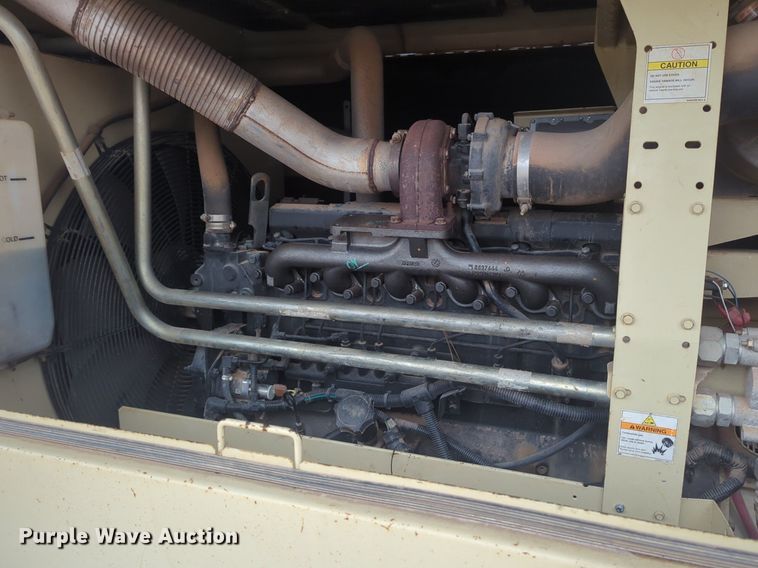 image for item NZ9404 2008 Doosan 400 air compressor