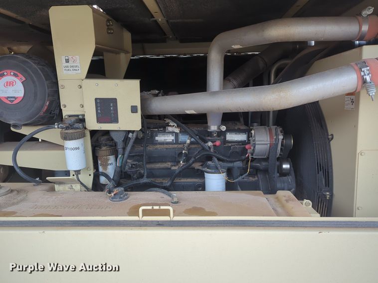 image for item NZ9404 2008 Doosan 400 air compressor