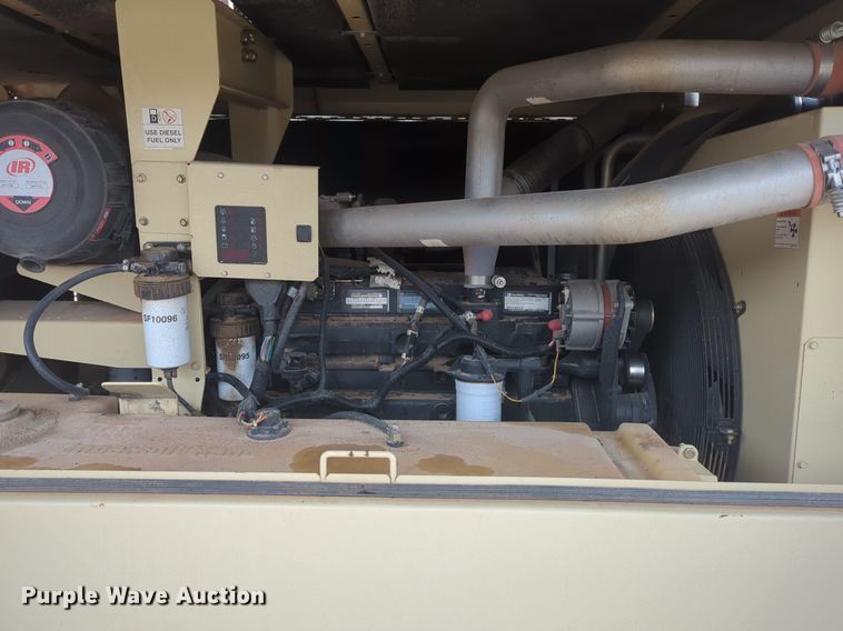 image for item NZ9404 2008 Doosan 400 air compressor