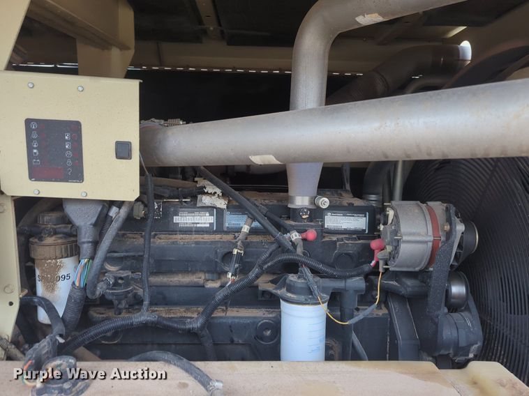 image for item NZ9404 2008 Doosan 400 air compressor