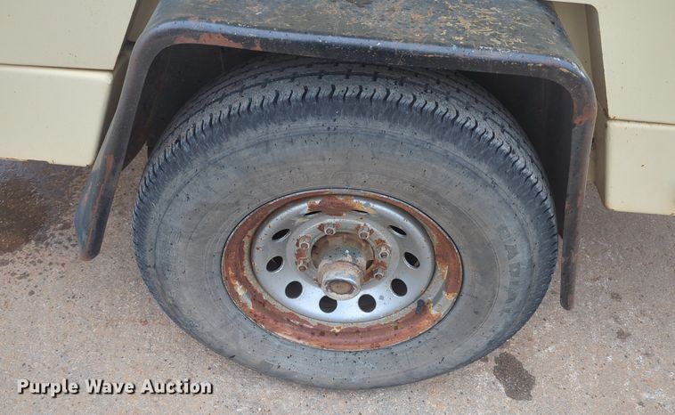 image for item NZ9404 2008 Doosan 400 air compressor