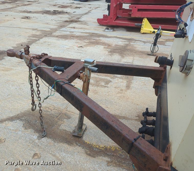 image for item NZ9405 2013 Doosan P600 air compressor