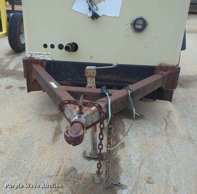 image for item NZ9405 2013 Doosan P600 air compressor