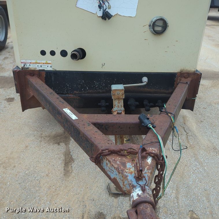 image for item NZ9405 2013 Doosan P600 air compressor