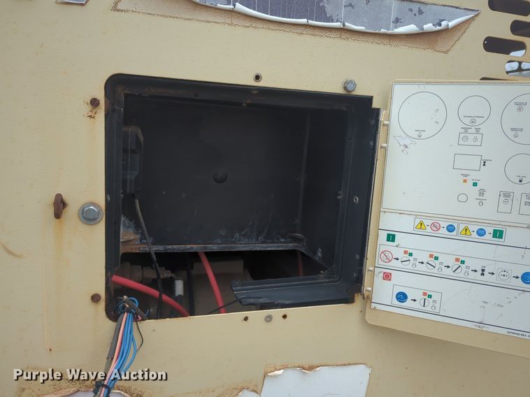 image for item NZ9405 2013 Doosan P600 air compressor