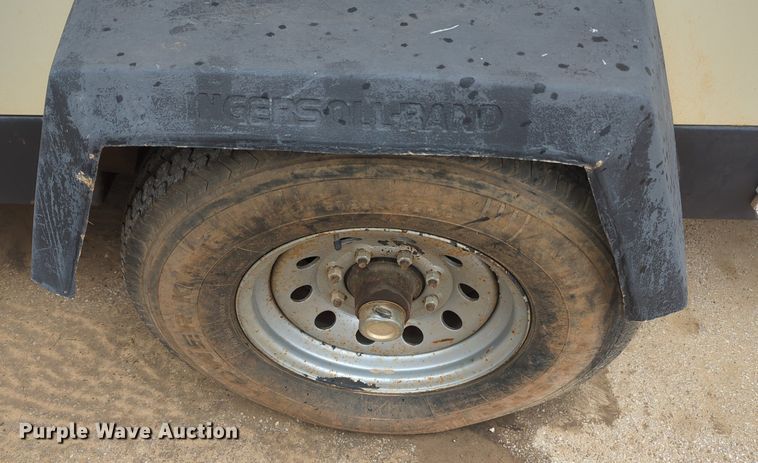 image for item NZ9405 2013 Doosan P600 air compressor