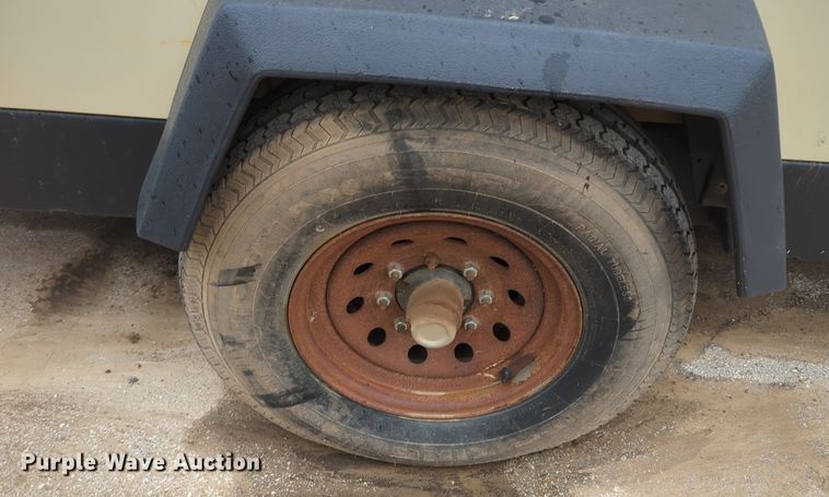 image for item NZ9405 2013 Doosan P600 air compressor