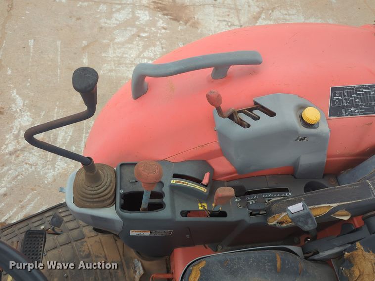 image for item NZ9408 Kubota  M6060D tractor