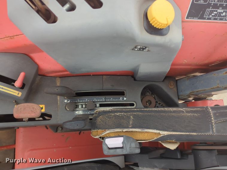 image for item NZ9408 Kubota  M6060D tractor