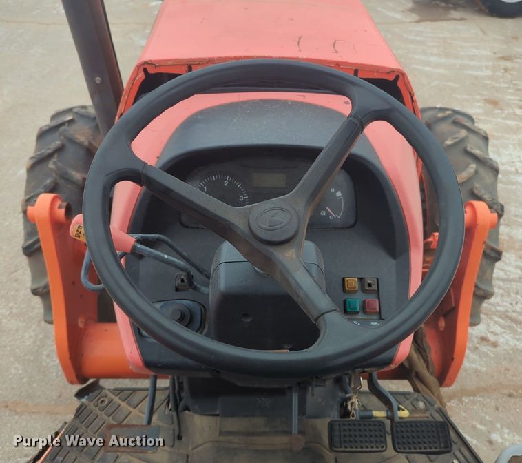 image for item NZ9408 Kubota  M6060D tractor