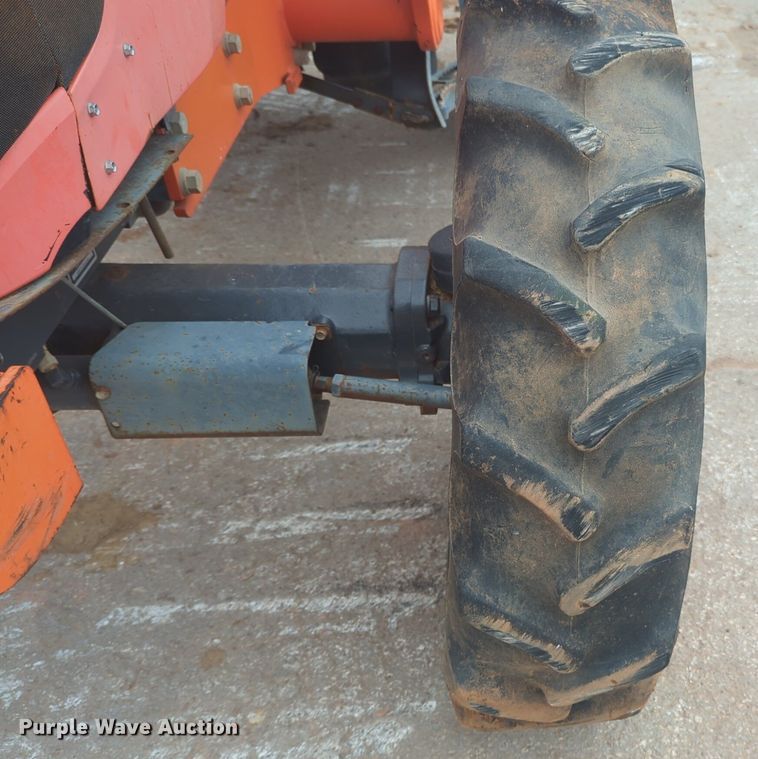 image for item NZ9408 Kubota  M6060D tractor