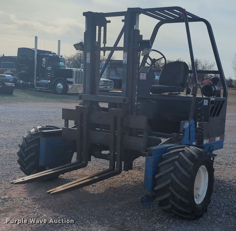 image for item NZ9425 2000 Terex Princeton D50 forklift