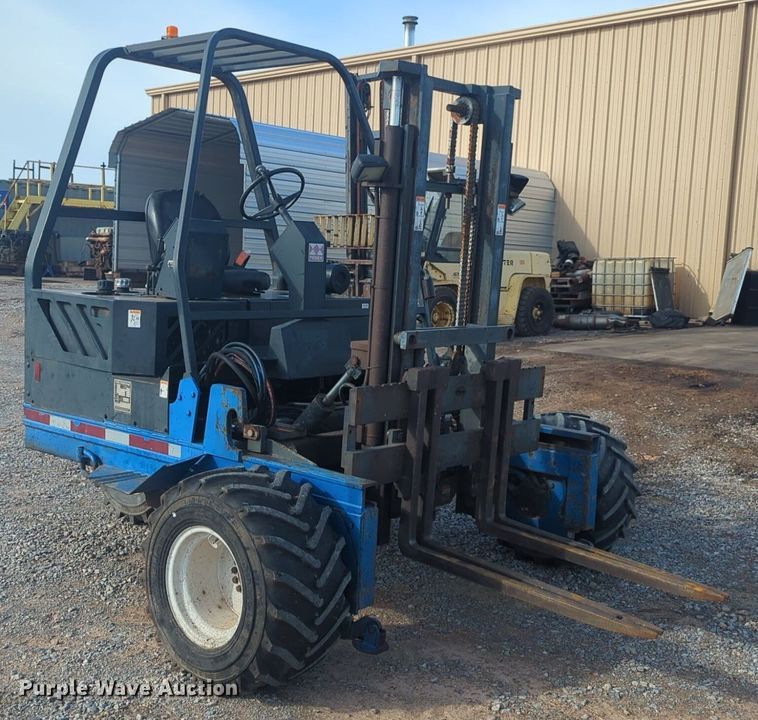 image for item NZ9425 2000 Terex Princeton D50 forklift