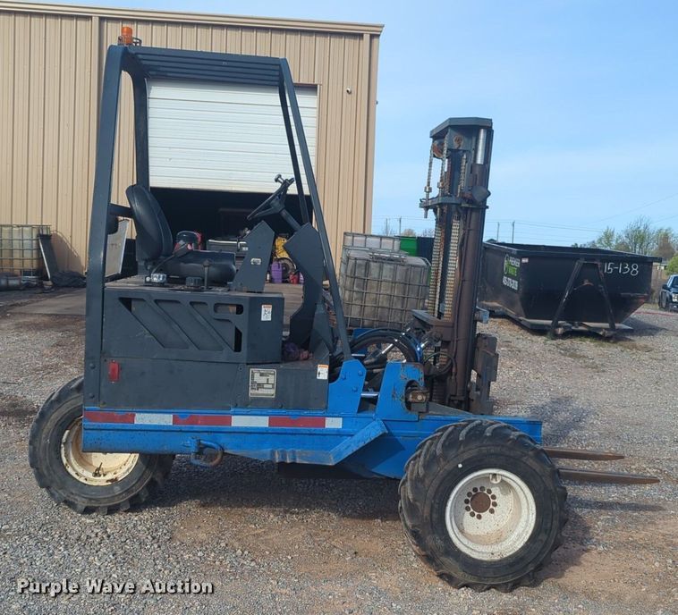 image for item NZ9425 2000 Terex Princeton D50 forklift