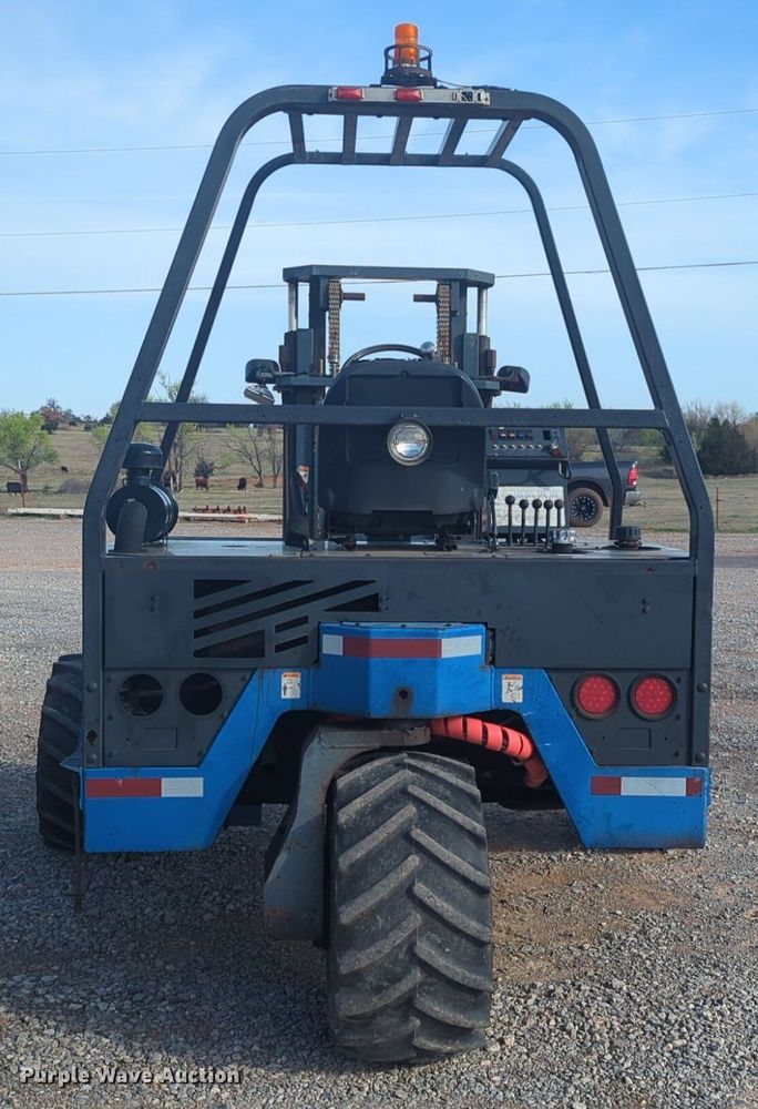 image for item NZ9425 2000 Terex Princeton D50 forklift