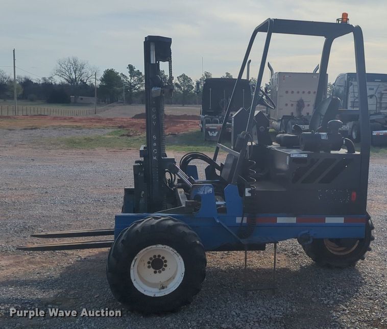 image for item NZ9425 2000 Terex Princeton D50 forklift