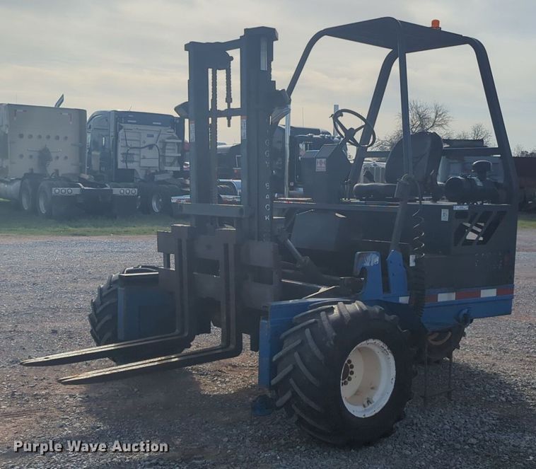 image for item NZ9425 2000 Terex Princeton D50 forklift