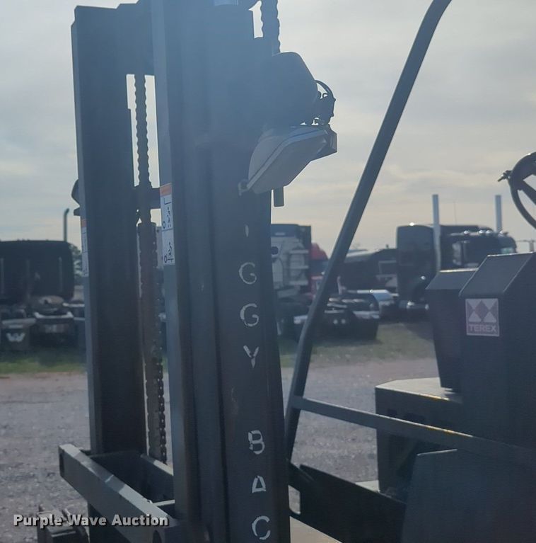 image for item NZ9425 2000 Terex Princeton D50 forklift