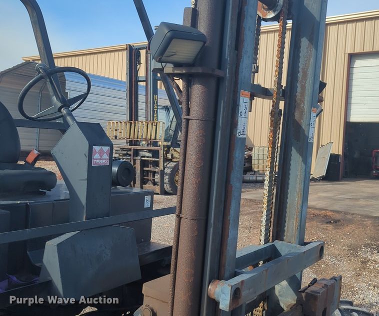 image for item NZ9425 2000 Terex Princeton D50 forklift