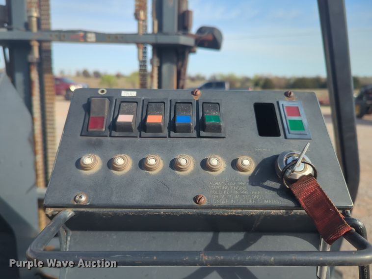 image for item NZ9425 2000 Terex Princeton D50 forklift