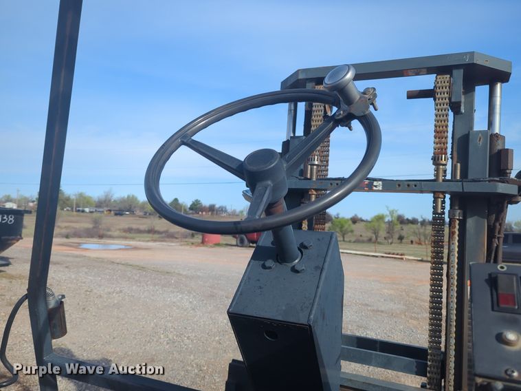 image for item NZ9425 2000 Terex Princeton D50 forklift