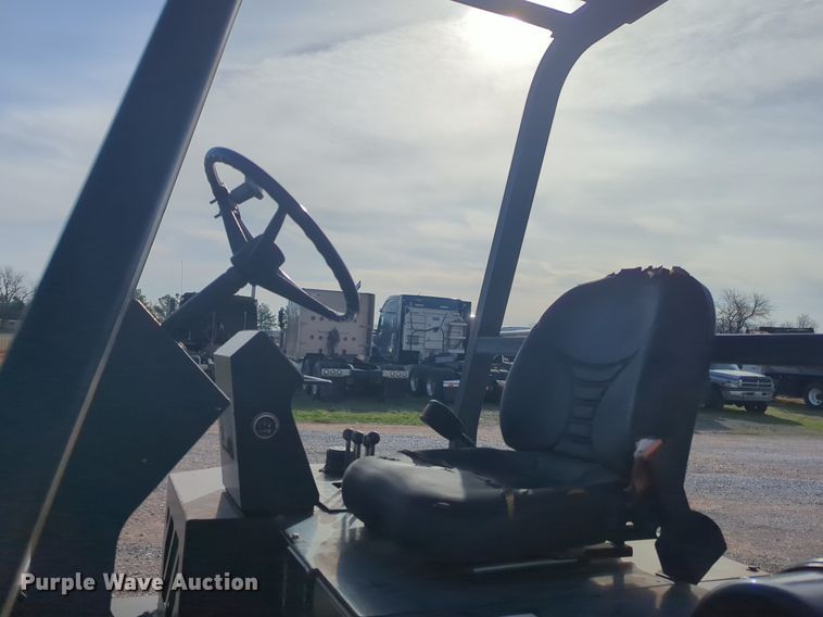 image for item NZ9425 2000 Terex Princeton D50 forklift