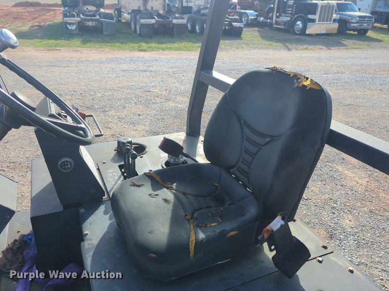image for item NZ9425 2000 Terex Princeton D50 forklift