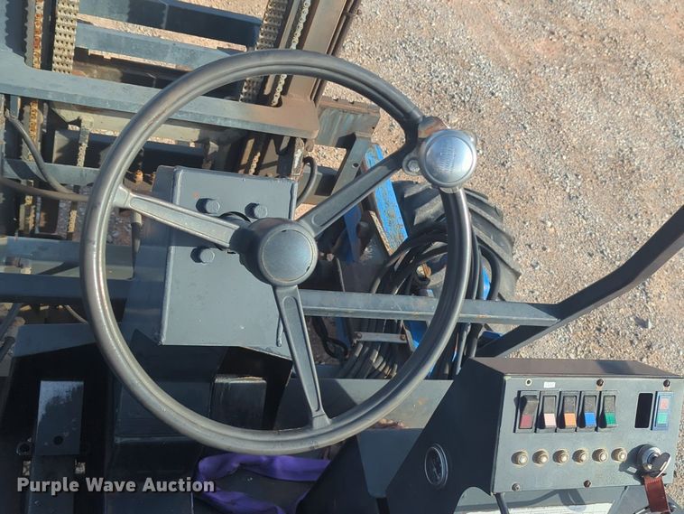 image for item NZ9425 2000 Terex Princeton D50 forklift