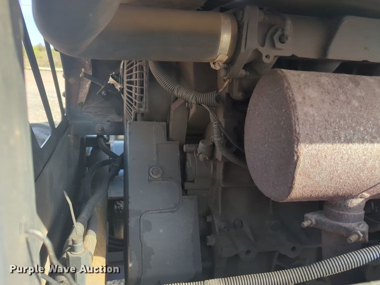image for item NZ9425 2000 Terex Princeton D50 forklift