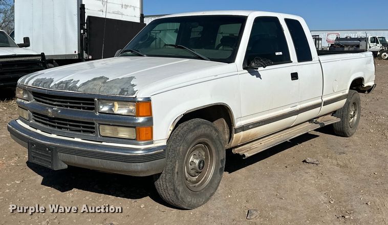 image for item OA9689 1998 Chevrolet C2500 Ext. Cab pickup truck